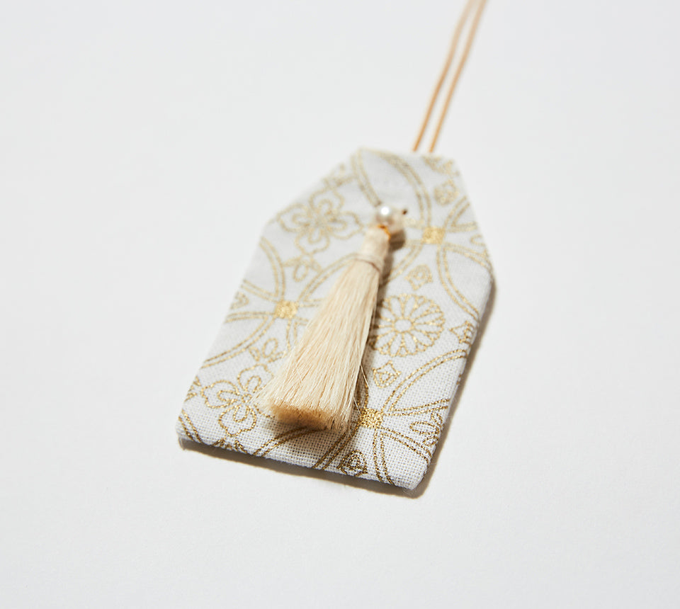 伊勢の白玉幣(花菱と菊七宝 金)