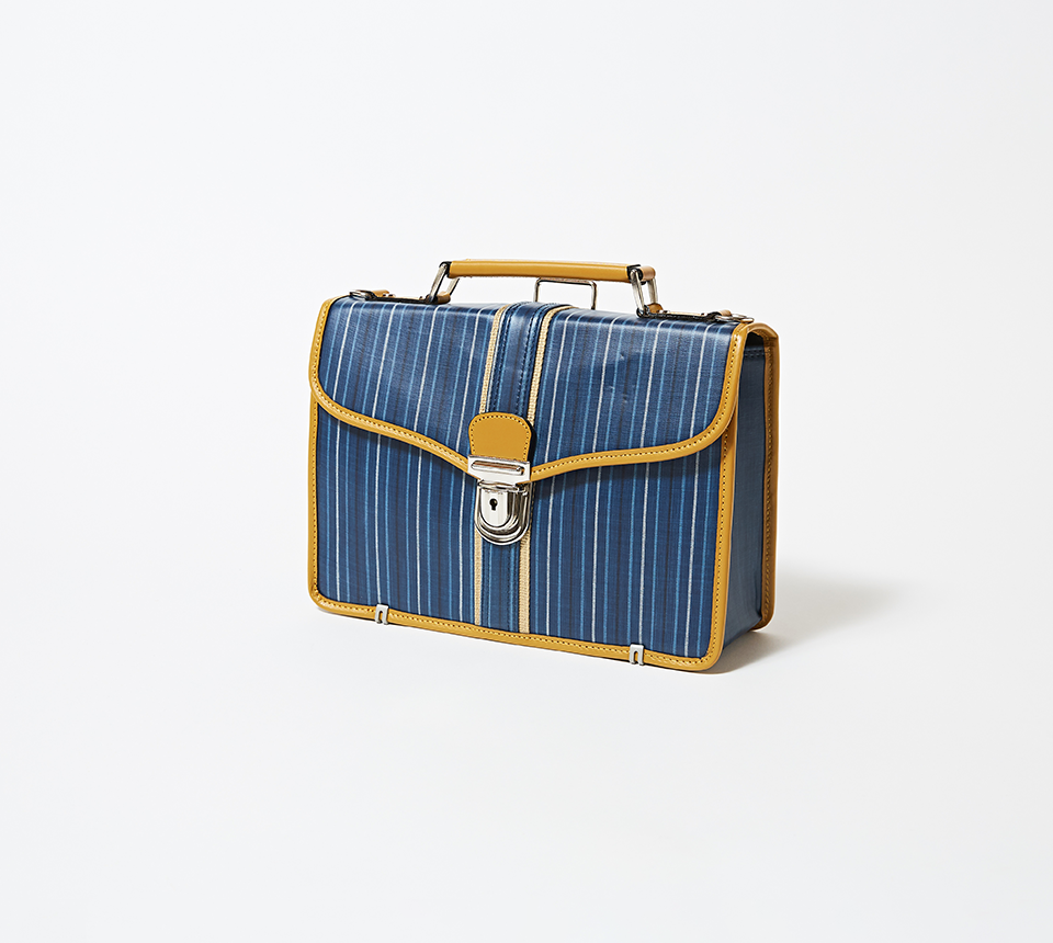 Clutch bag オルターネート・ストライプ