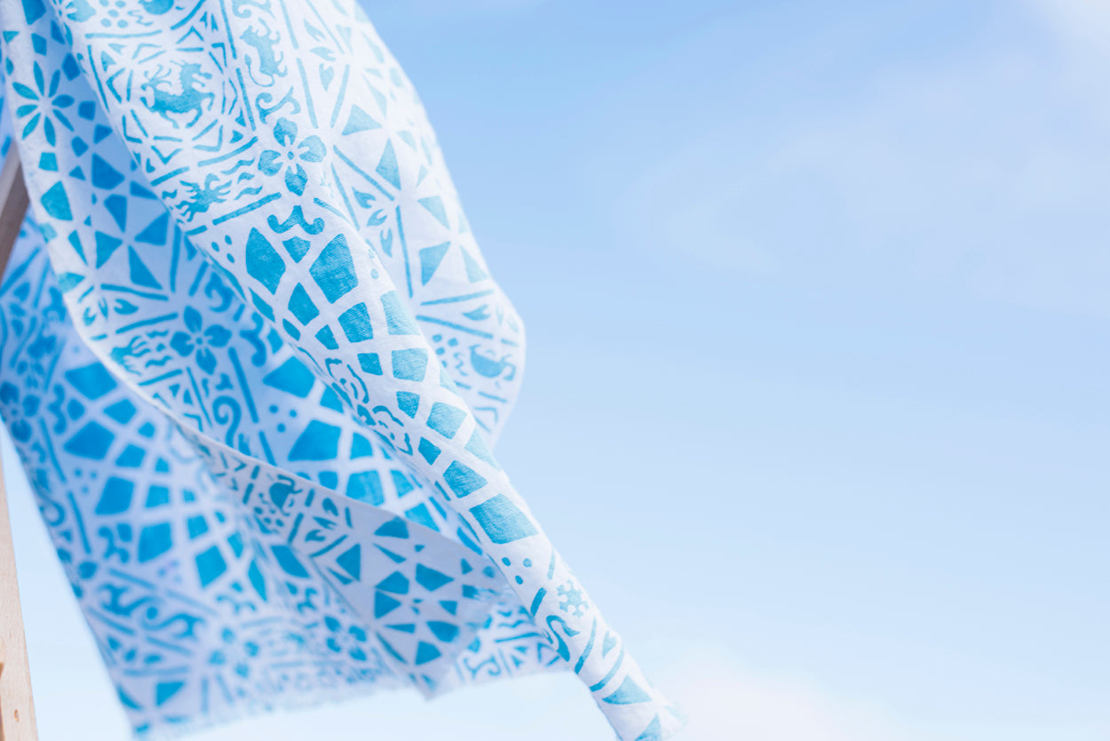 伊勢型紙で染めた伊勢木綿の手拭、ご朱印帳や伊賀組紐の伊勢とこわかや