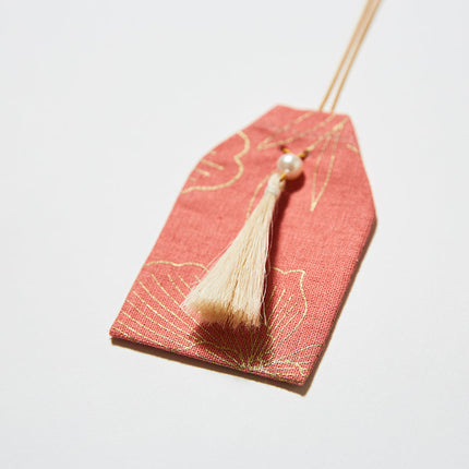 伊勢の白玉幣（牡丹と蝶 金）