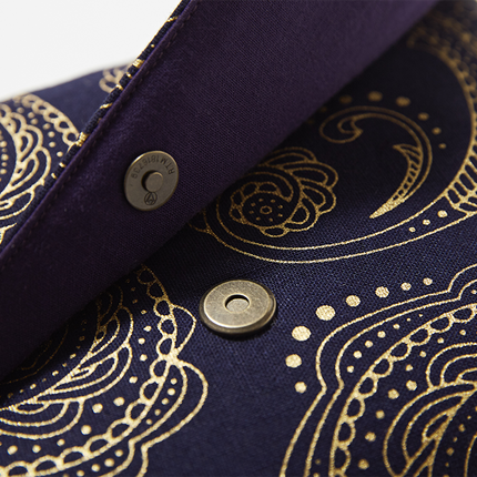 イセノモン　お参歩袋（松毬・ペイズリー　金）　