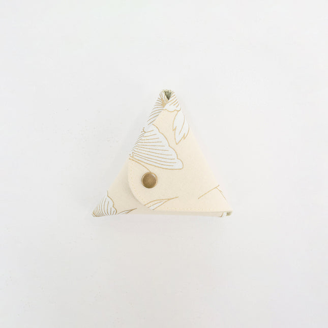 イセノモン　小銭入れ 　牡丹と蝶　金と淡黄色