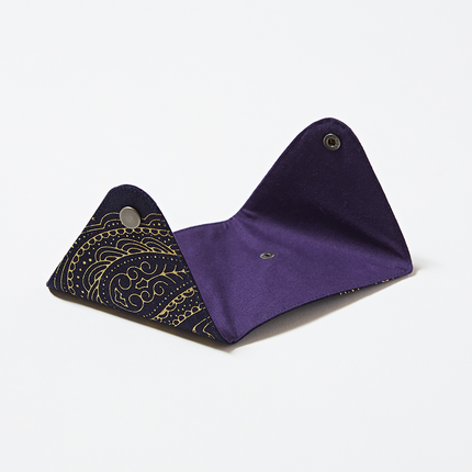 イセノモン　小銭入れ　松毬（ペイズリー）柄　金