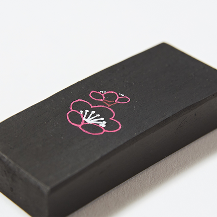 鈴鹿墨　臥龍梅