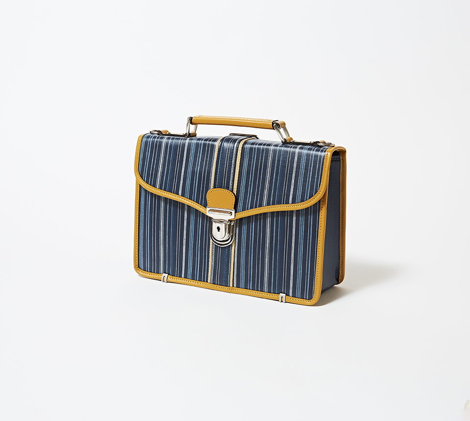 Clutch bag  マルチ・ストライプ