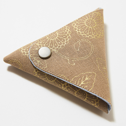 イセノモン　小銭入れ　菊唐草　金