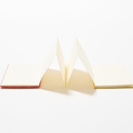 イセノモン　御集印帖　牡丹と蝶　金